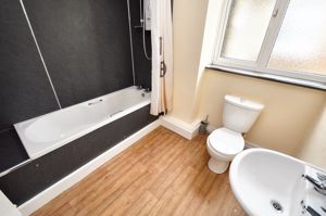 Bathroom 1 Lane End- click for photo gallery